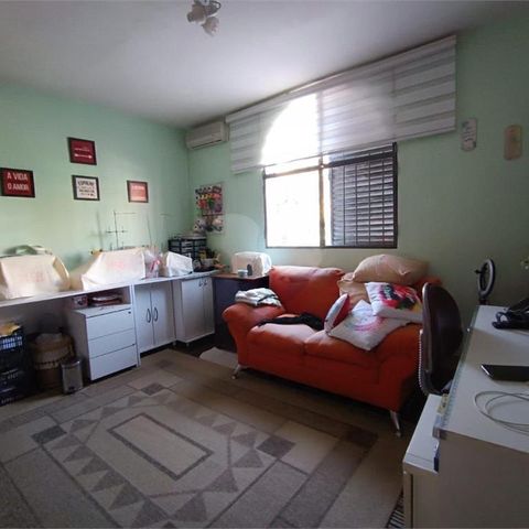 Casa à venda com 234m², 3 quartos e 3 vagas