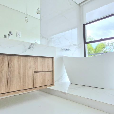 Casa de condomínio à venda com 1000m², 4 quartos e 4 vagasBanheiro suíte 4
