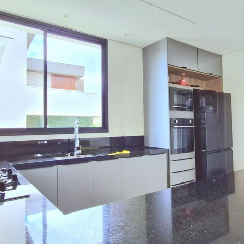 Casa de condomínio à venda com 1000m², 4 quartos e 4 vagasCozinha 