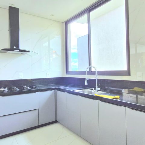 Casa de condomínio à venda com 1000m², 4 quartos e 4 vagasCozinha 