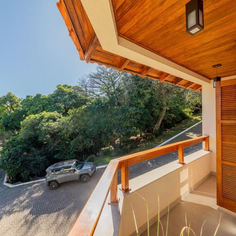 Casa de condomínio à venda com 182m², 3 quartos e 2 vagas