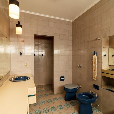 Casa para alugar com 530m², 4 quartos e 3 vagas Casa para alugar com 530m², 4 quartos e 3 vagasBanheiro da Suíte 1