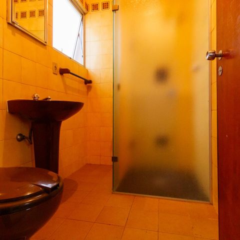 Casa para alugar com 530m², 4 quartos e 3 vagas Casa para alugar com 530m², 4 quartos e 3 vagasBanheiro de serviço
