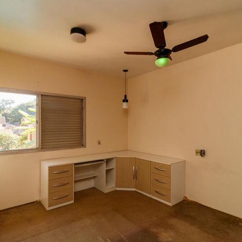 Casa para alugar com 530m², 4 quartos e 3 vagas Casa para alugar com 530m², 4 quartos e 3 vagasQuarto