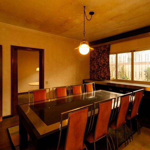 Casa para alugar com 530m², 4 quartos e 3 vagas Casa para alugar com 530m², 4 quartos e 3 vagasCopa