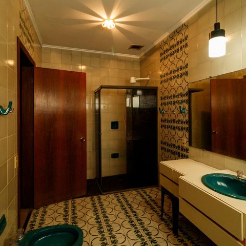 Casa para alugar com 530m², 4 quartos e 3 vagas Casa para alugar com 530m², 4 quartos e 3 vagasBanheiro da Suíte 2