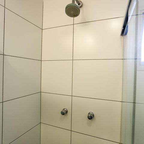 Apartamento à venda com 66m², 2 quartos e 2 vagas Apartamento à venda com 66m², 2 quartos e 2 vagasBanheiro da Suíte 1