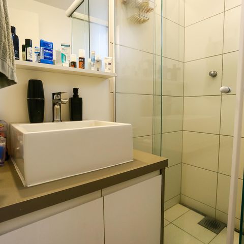 Apartamento à venda com 66m², 2 quartos e 2 vagas Apartamento à venda com 66m², 2 quartos e 2 vagasBanheiro da Suíte 1