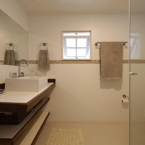 Casa à venda com 351m², 3 quartos e 3 vagasBanheiro da Suíte 2