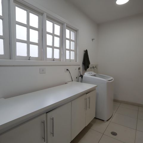 Casa à venda com 351m², 3 quartos e 3 vagasÁrea de Serviço