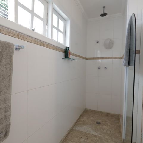 Casa à venda com 351m², 3 quartos e 3 vagasBanheiro