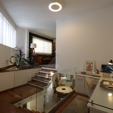 Casa à venda com 351m², 3 quartos e 3 vagasEscritório