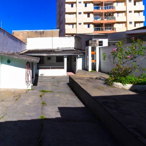 Casa à venda com 320m², 3 quartos e 2 vagas Casa à venda com 320m², 3 quartos e 2 vagasCasa 2 Quintal