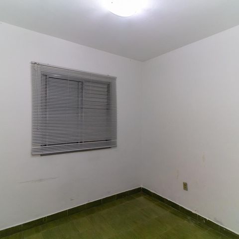 Casa à venda com 320m², 3 quartos e 2 vagas Casa à venda com 320m², 3 quartos e 2 vagasCasa 1 Quarto 2