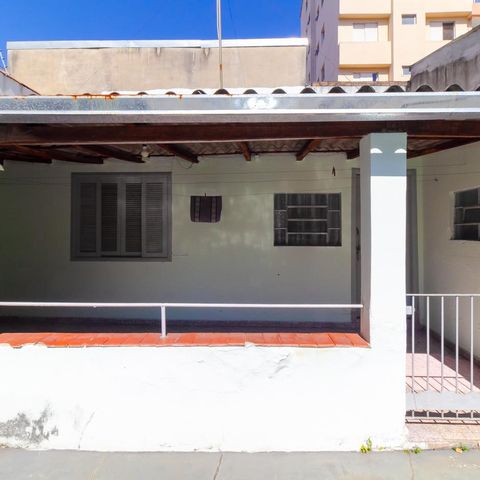 Casa à venda com 320m², 3 quartos e 2 vagas Casa à venda com 320m², 3 quartos e 2 vagasCasa 2 Entrada