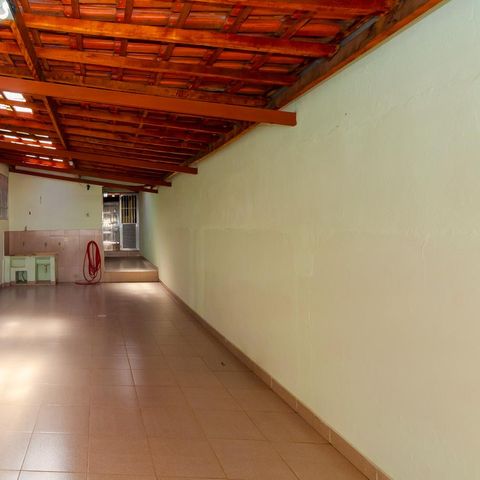 Casa à venda com 320m², 3 quartos e 2 vagas Casa à venda com 320m², 3 quartos e 2 vagasCasa 1 Área de Serviço