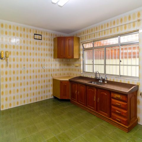 Casa à venda com 320m², 3 quartos e 2 vagas Casa à venda com 320m², 3 quartos e 2 vagasCasa 1 Cozinha