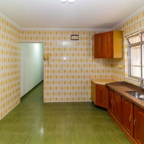 Casa à venda com 320m², 3 quartos e 2 vagas Casa à venda com 320m², 3 quartos e 2 vagasCasa 1 Cozinha