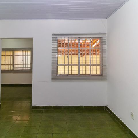 Casa à venda com 320m², 3 quartos e 2 vagas Casa à venda com 320m², 3 quartos e 2 vagasCasa 1 Sala 2