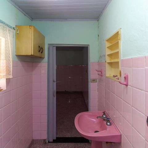 Casa à venda com 320m², 3 quartos e 2 vagas Casa à venda com 320m², 3 quartos e 2 vagasCasa 2 Banheiro