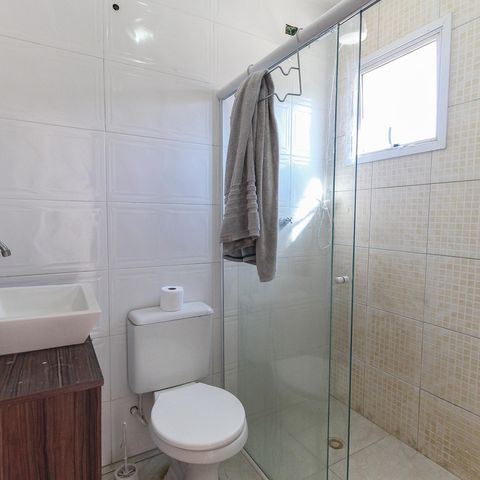 Casa à venda com 125m², 2 quartos e 2 vagas Casa à venda com 125m², 2 quartos e 2 vagasBanheiro do Suíte 1