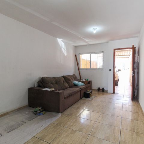 Casa à venda com 125m², 2 quartos e 2 vagas Casa à venda com 125m², 2 quartos e 2 vagasSala