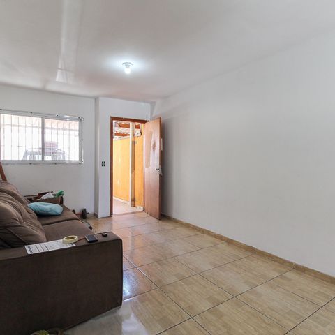 Casa à venda com 125m², 2 quartos e 2 vagas Casa à venda com 125m², 2 quartos e 2 vagasSala