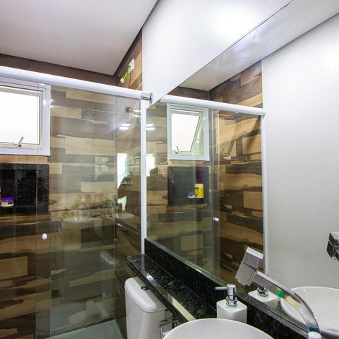Apartamento para alugar com 120m², 2 quartos e 1 vaga Apartamento para alugar com 120m², 2 quartos e 1 vagaBanheiro da Suíte