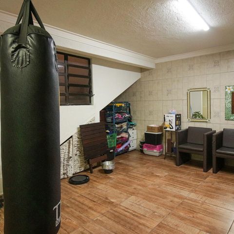Casa à venda com 274m², 3 quartos e 5 vagasGaragem