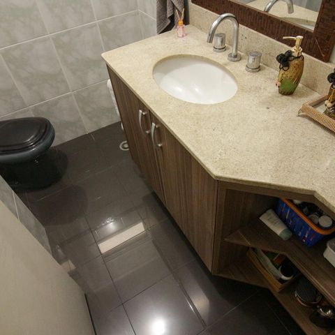 Casa à venda com 274m², 3 quartos e 5 vagasBanheiro 2