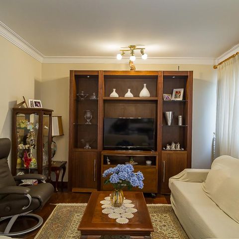 Apartamento à venda com 146m², 3 quartos e 3 vagas Apartamento à venda com 146m², 3 quartos e 3 vagasSala