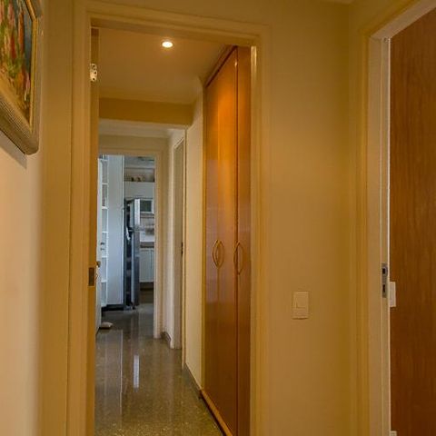 Apartamento à venda com 146m², 3 quartos e 3 vagas Apartamento à venda com 146m², 3 quartos e 3 vagasCorredor