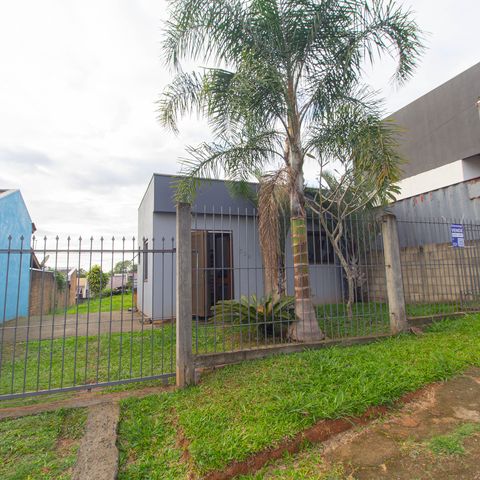 Casa à venda com 47m², 1 quarto e 1 vaga Casa à venda com 47m², 1 quarto e 1 vagaFachada