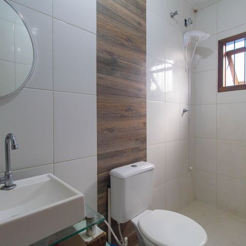 Casa à venda com 47m², 1 quarto e 1 vaga Casa à venda com 47m², 1 quarto e 1 vagaBanheiro