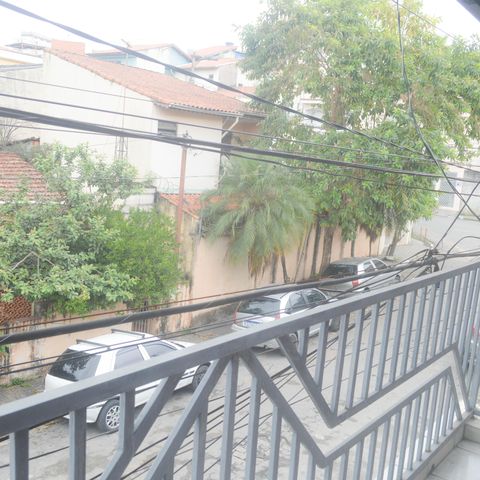 Casa à venda com 150m², 4 quartos e 2 vagas Casa à venda com 150m², 4 quartos e 2 vagasVaranda