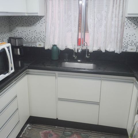 Casa à venda com 150m², 4 quartos e 2 vagas Casa à venda com 150m², 4 quartos e 2 vagasCozinha