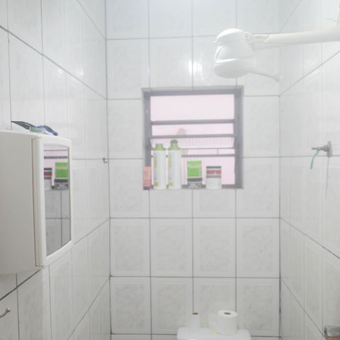 Casa à venda com 150m², 4 quartos e 2 vagas Casa à venda com 150m², 4 quartos e 2 vagasBanheiro 2 Casa 2