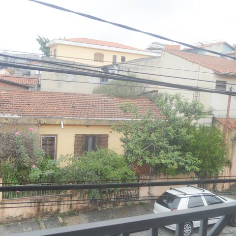 Casa à venda com 150m², 4 quartos e 2 vagas Casa à venda com 150m², 4 quartos e 2 vagasVaranda