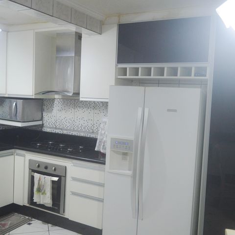 Casa à venda com 150m², 4 quartos e 2 vagas Casa à venda com 150m², 4 quartos e 2 vagasCozinha