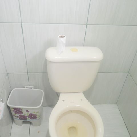 Casa à venda com 150m², 4 quartos e 2 vagas Casa à venda com 150m², 4 quartos e 2 vagasBanheiro Casa 2
