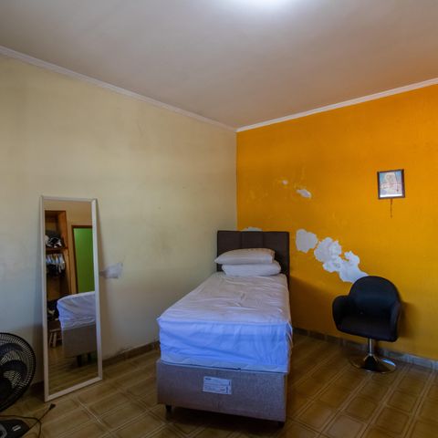 Casa à venda com 150m², 4 quartos e 2 vagas Casa à venda com 150m², 4 quartos e 2 vagasQuarto 1