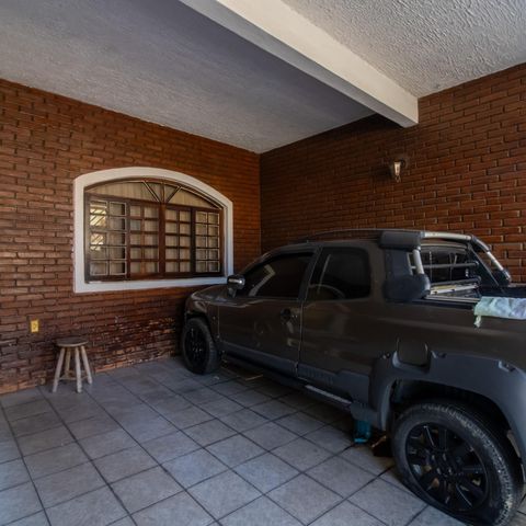 Casa à venda com 150m², 4 quartos e 2 vagas Casa à venda com 150m², 4 quartos e 2 vagasGaragem