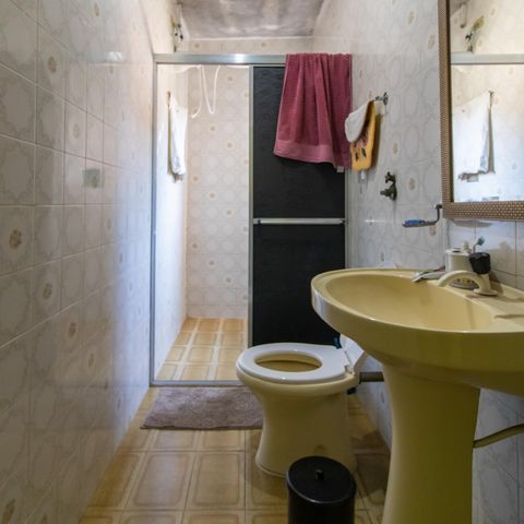 Casa à venda com 150m², 4 quartos e 2 vagas Casa à venda com 150m², 4 quartos e 2 vagasBanheiro