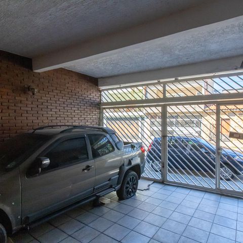 Casa à venda com 150m², 4 quartos e 2 vagas Casa à venda com 150m², 4 quartos e 2 vagasGaragem