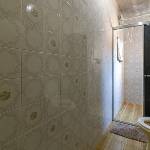 Casa à venda com 150m², 4 quartos e 2 vagas Casa à venda com 150m², 4 quartos e 2 vagasBanheiro
