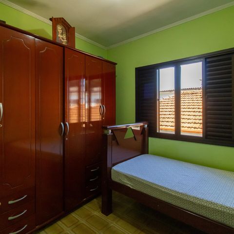 Casa à venda com 150m², 4 quartos e 2 vagas Casa à venda com 150m², 4 quartos e 2 vagasQuarto 3