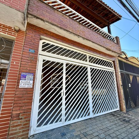 Casa à venda com 150m², 4 quartos e 2 vagas Casa à venda com 150m², 4 quartos e 2 vagasFachada E Placa