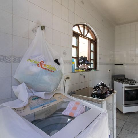 Casa à venda com 150m², 4 quartos e 2 vagas Casa à venda com 150m², 4 quartos e 2 vagasArea de Serviço