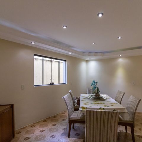 Casa à venda com 150m², 4 quartos e 2 vagas Casa à venda com 150m², 4 quartos e 2 vagasSala de Jantar