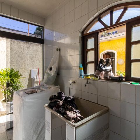 Casa à venda com 150m², 4 quartos e 2 vagas Casa à venda com 150m², 4 quartos e 2 vagasArea de Serviço